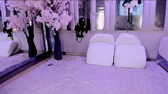 Snapshot of BizzyNoar chatting on November 2025 04:46:01 AM BizzyNoar online show from November 2025 04:46:01 AM