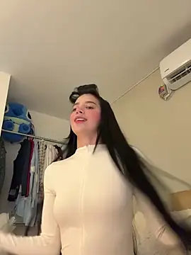 Snapshot of Min_junn chatting on September 2025 01:39:02 AM Min junn online show from September 2025 01:39:02 AM