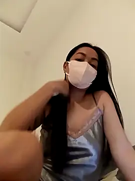 lisa huynh online show from September 2025 06:04:02 AM