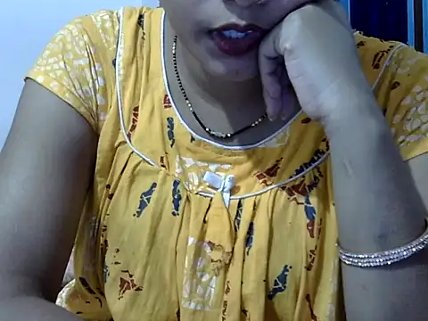 dreamgirl20262 online show from October 2025 01:45:02 PM