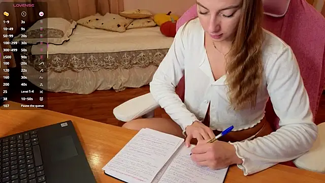 Snapshot of Naughty_Bunny_ chatting on October 2025 02:46:02 AM Naughty Bunny online show from October 2025 02:46:02 AM