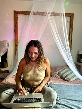 ShakiraLuxorinee online show from September 2025 03:13:01 PM