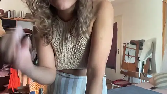 ShakiraLuxorinee online show from September 2025 10:28:01 AM
