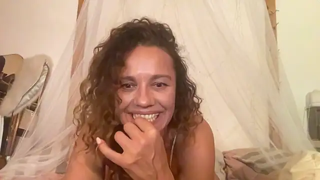ShakiraLuxorinee online show from September 2025 07:39:01 PM