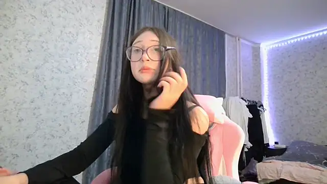 KeicyKlark online show from September 2025 06:21:01 PM