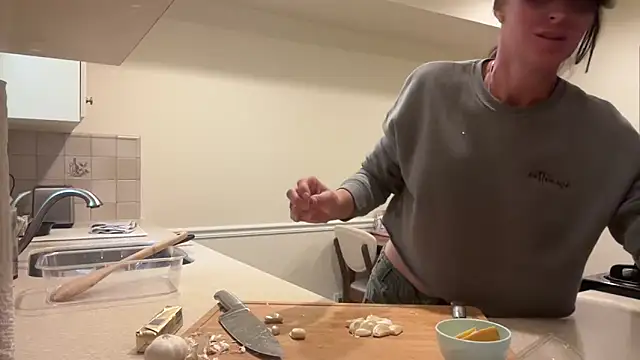 Snapshot of NurseStephania chatting on September 2025 09:53:02 PM NurseStephania online show from September 2025 09:53:02 PM