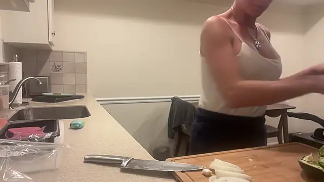 Snapshot of NurseStephania chatting on October 2025 11:46:02 PM NurseStephania online show from October 2025 11:46:02 PM