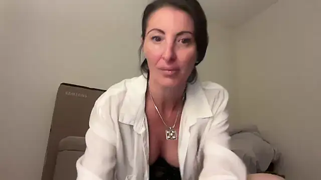 Snapshot of NurseStephania chatting on October 2025 03:29:02 AM NurseStephania online show from October 2025 03:29:02 AM