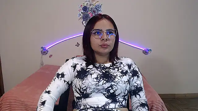 Snapshot of Valeryxs chatting on November 2025 08:42:02 PM Valeryxs online show from November 2025 08:42:02 PM