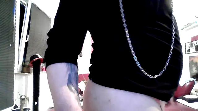 Snapshot of hellgirl1980 chatting on September 2025 02:44:01 AM hellgirl1980 online show from September 2025 02:44:01 AM