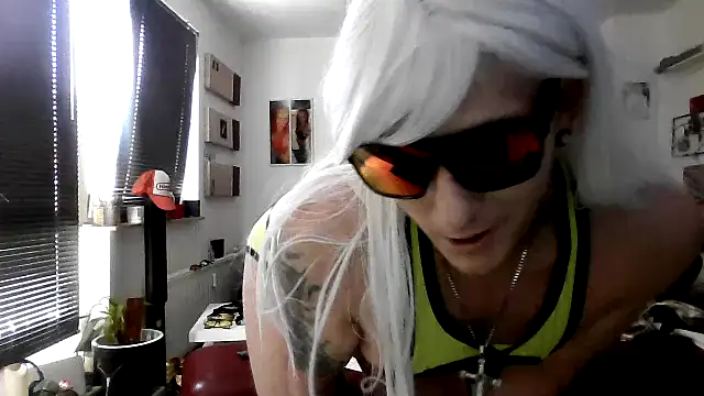 Snapshot of hellgirl1980 chatting on September 2025 11:23:02 AM hellgirl1980 online show from September 2025 11:23:02 AM