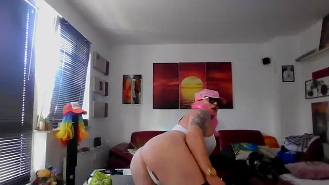 Snapshot of hellgirl1980 chatting on October 2025 10:33:01 AM hellgirl1980 online show from October 2025 10:33:01 AM