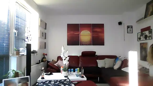 Snapshot of hellgirl1980 chatting on October 2025 01:33:02 PM hellgirl1980 online show from October 2025 01:33:02 PM