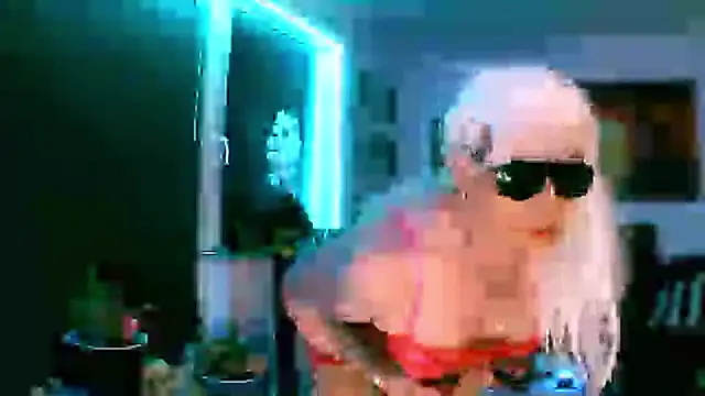 Snapshot of hellgirl1980 chatting on November 2025 11:03:01 PM hellgirl1980 online show from November 2025 11:03:01 PM