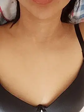 Snapshot of bebeksiii chatting on October 2025 08:18:02 AM bebeksiii online show from October 2025 08:18:02 AM