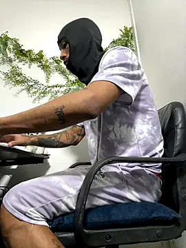 Snapshot of carl_jhonson821 chatting on October 2025 07:03:02 PM carl jhonson821 online show from October 2025 07:03:02 PM