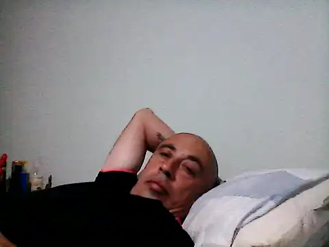 pablocesar1982 online show from October 2025 04:00:02 AM