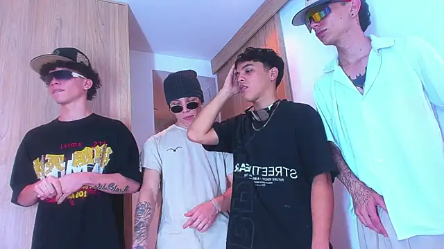 Latin White Boys online show from September 2025 07:14:02 PM