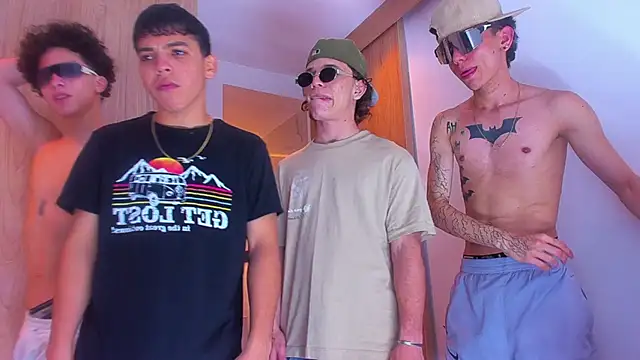 Latin White Boys online show from September 2025 06:02:02 AM
