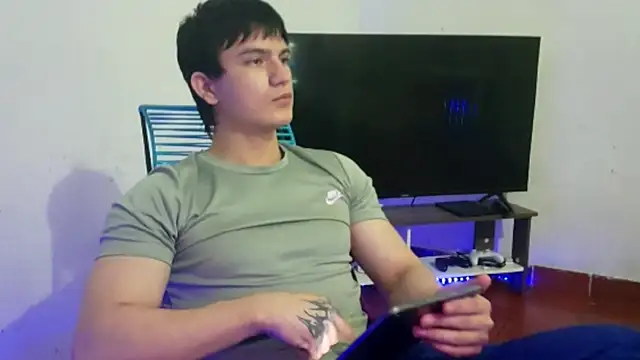 ErickWalton online show from October 2025 05:08:02 AM