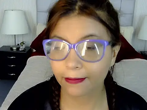 Amber Rouge  online show from October 2025 12:33:01 PM