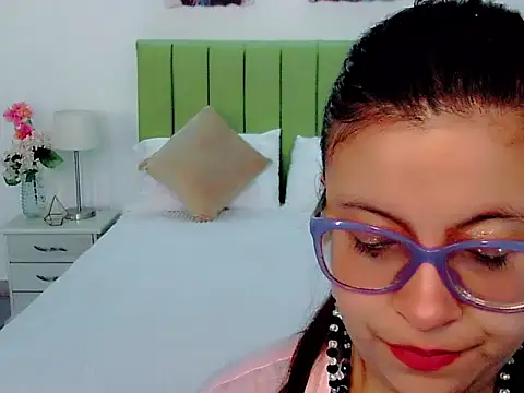 Amber Rouge  online show from October 2025 12:27:01 PM