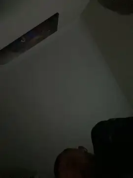 Snapshot of Johnclips2 chatting on December 2025 04:18:02 AM Johnclips2 online show from December 2025 04:18:02 AM