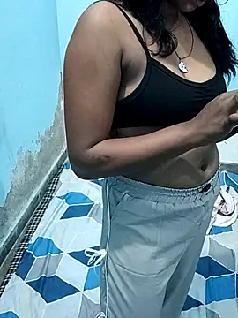 Latika Verma online show from October 2025 03:43:01 PM