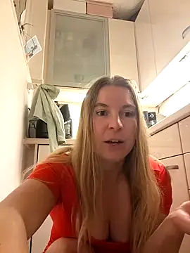 Snapshot of story_of_sarah chatting on October 2025 04:49:01 PM story of sarah online show from October 2025 04:49:01 PM