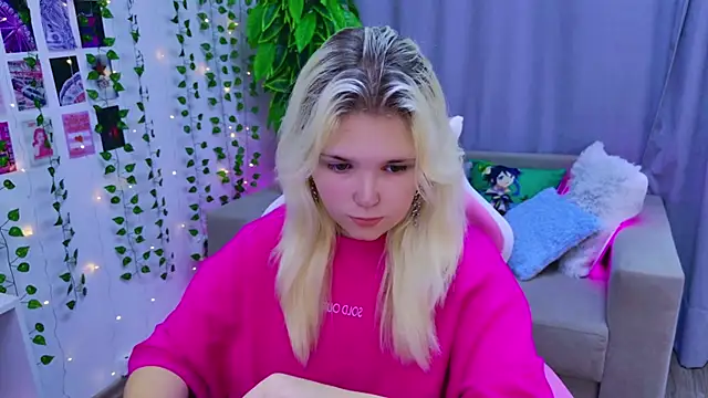 EmillyRogers online show from September 2025 05:41:02 AM