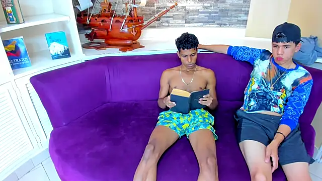 Snapshot of PoisonGuys chatting on September 2025 07:19:02 PM PoisonGuys online show from September 2025 07:19:02 PM