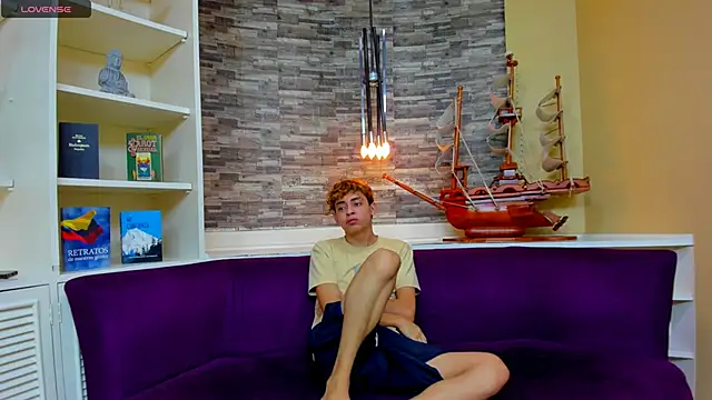 Snapshot of PoisonGuys chatting on October 2025 07:23:02 PM PoisonGuys online show from October 2025 07:23:02 PM