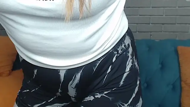 MellinGiG online show from September 2025 04:45:01 AM
