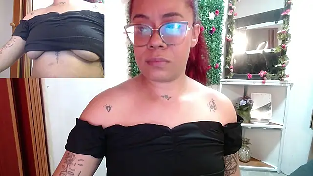 Snapshot of MIA__SPENCER chatting on September 2025 03:12:01 PM MIA SPENCER online show from September 2025 03:12:01 PM