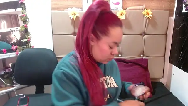 Snapshot of MIA__SPENCER chatting on October 2025 06:14:02 PM MIA SPENCER online show from October 2025 06:14:02 PM