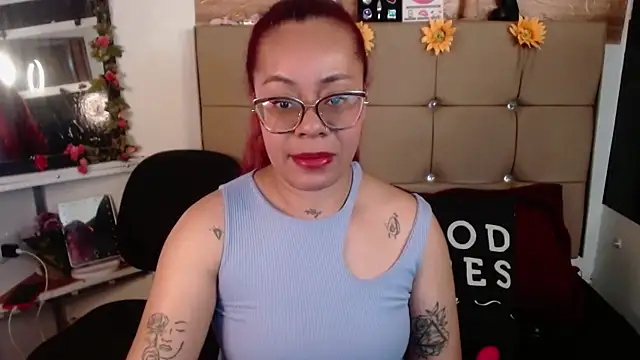 Snapshot of MIA__SPENCER chatting on November 2025 09:04:01 PM MIA SPENCER online show from November 2025 09:04:01 PM