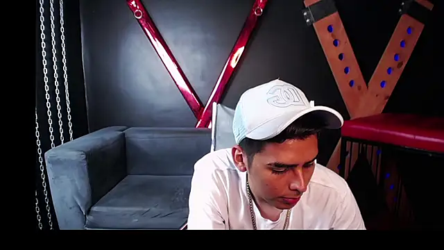 Snapshot of Matthewlodge chatting on October 2025 02:40:01 PM Matthewlodge online show from October 2025 02:40:01 PM