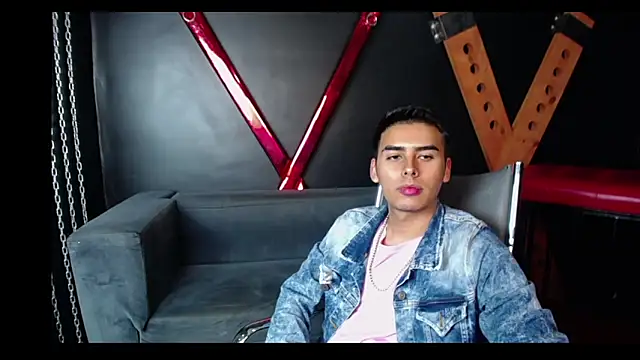 Snapshot of Matthewlodge chatting on October 2025 02:08:01 PM Matthewlodge online show from October 2025 02:08:01 PM