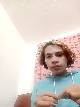 Snapshot of kittymutant99 chatting on November 2025 06:18:02 PM kittymutant99 online show from November 2025 06:18:02 PM