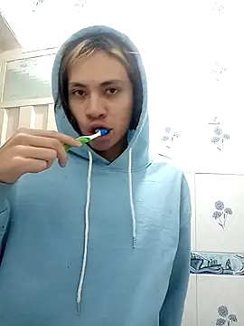 Snapshot of kittymutant99 chatting on November 2025 05:57:01 PM kittymutant99 online show from November 2025 05:57:01 PM