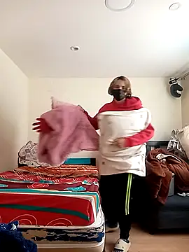 Snapshot of kittymutant99 chatting on December 2025 05:29:02 PM kittymutant99 online show from December 2025 05:29:02 PM