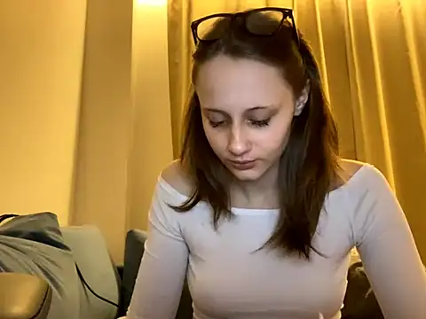 Mimi Melo online show from September 2025 08:08:02 PM