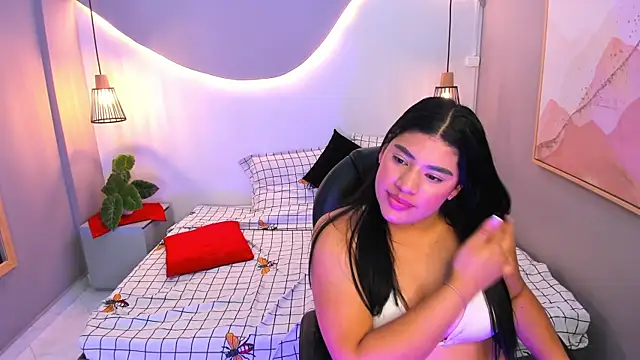 Mia hills  online show from September 2025 04:45:02 AM