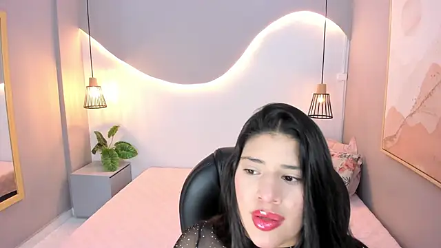 Mia hills  online show from September 2025 03:16:02 AM