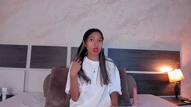 Snapshot of Susanna_Cute chatting on October 2025 12:13:02 PM Susanna Cute online show from October 2025 12:13:02 PM