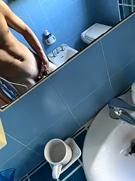 italiani19anni online show from September 2025 12:51:01 PM