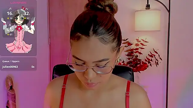 Snapshot of OxanaFedorova1- chatting on October 2025 03:10:02 PM OxanaFedorova1- online show from October 2025 03:10:02 PM