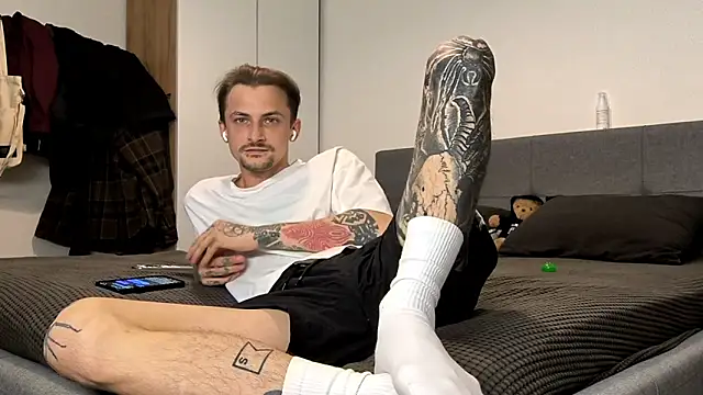 Simon Feet online show from September 2025 06:46:02 PM