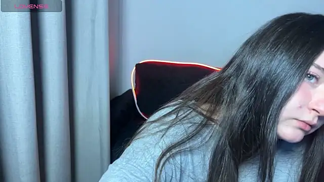 Snapshot of valentinauwu chatting on October 2025 01:28:01 AM valentinauwu online show from October 2025 01:28:01 AM