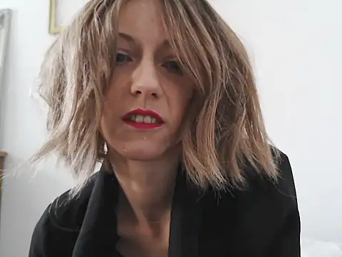 Snapshot of MadMadelin chatting on October 2025 12:52:02 PM MadMadelin online show from October 2025 12:52:02 PM